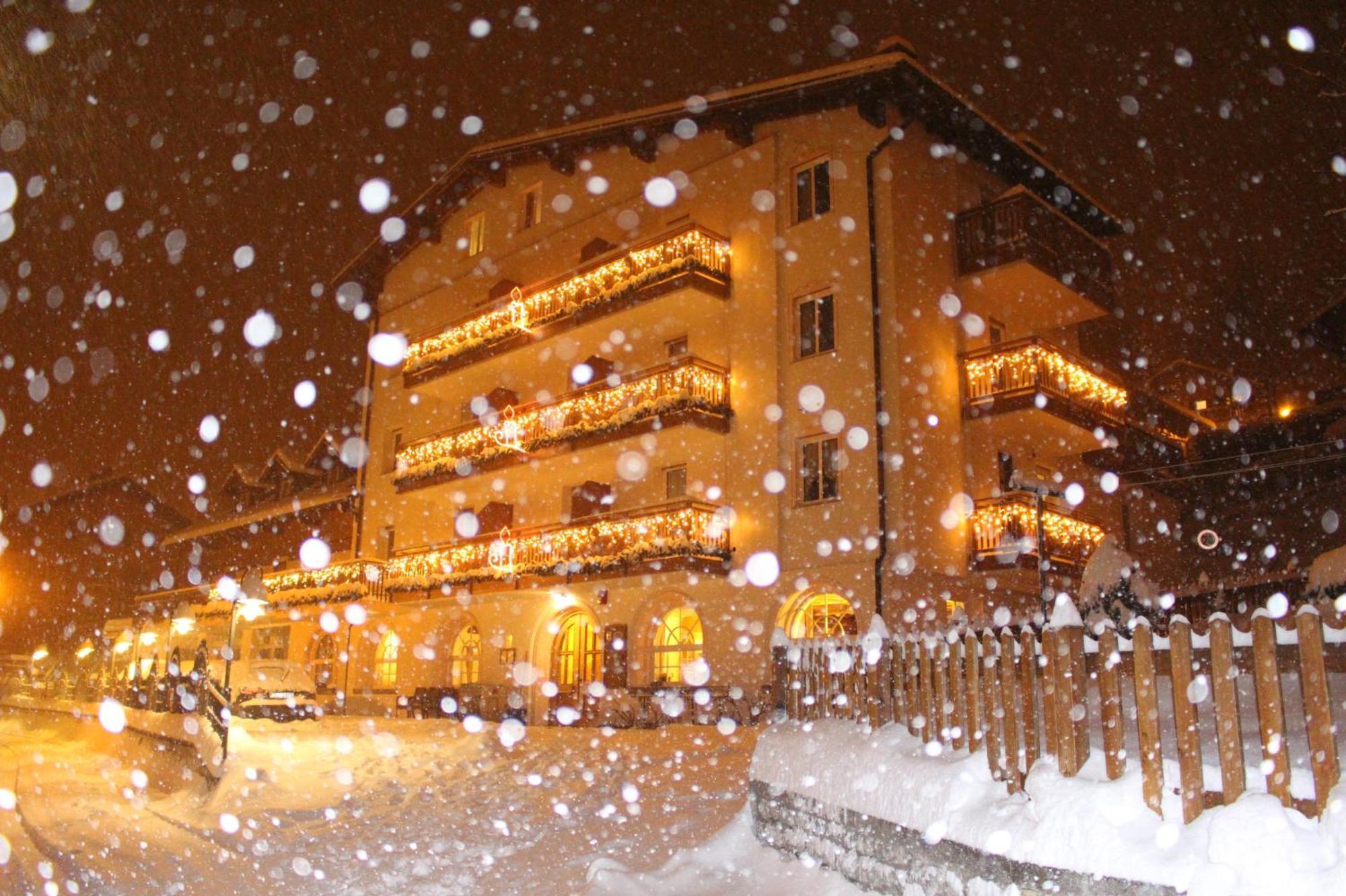 Hotel Rosalpina โฟลกาเรีย ภายนอก รูปภาพ